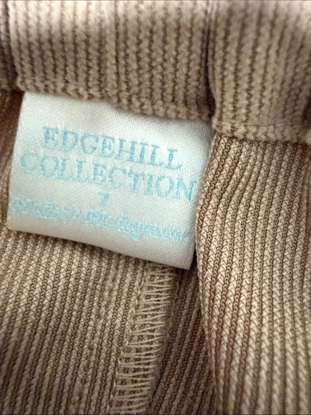 HEDGEHILL COLLECTION  ..Kids classic High-Waist Shorts in Brown size 7